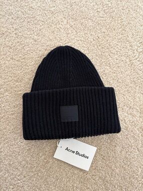 💯 % authentic. Like New. With TAG. 
Acne Black Ribbed Knit Beanie